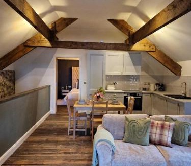 Ballymena Maison | Blackberry Barn