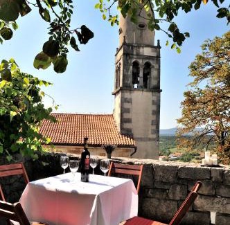 Stanjel Maison | Blackbird House Štanjel Historic Center