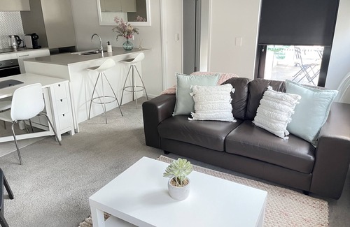 Monash Appartement | Blackdiamond 504 - Beautiful modern 2bd/2bth apartment + pool, spa, sauna access