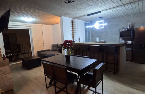 Mazamitla Chalet De Ski | BlackMoon Luxury Cabin 5 minutes from downtown Mazamitla!