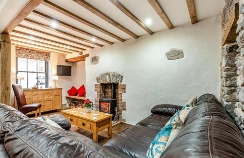 Pembroke Maison | Blacksmiths Cottage