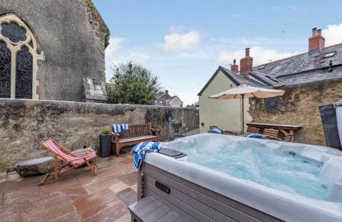 Pembroke Maison | Blacksmiths Cottage