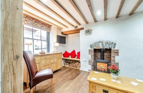 Pembroke Maison | Blacksmiths Cottage