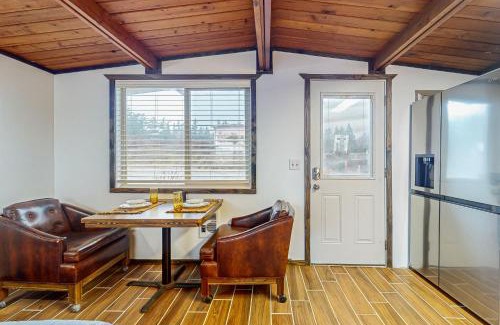 Mount Vernon Maison | Blake's Skagit Resort, Cabin 5