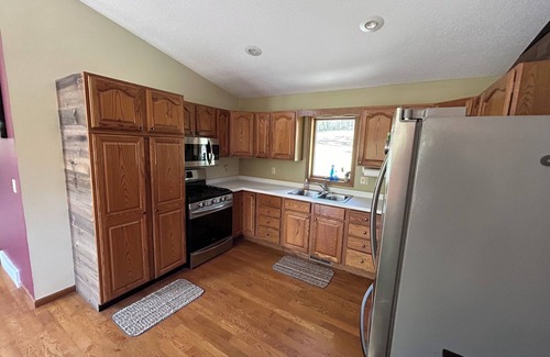 Viola Maison | Charming 2-bedroom country house with AC, WiFi in soothing Viola