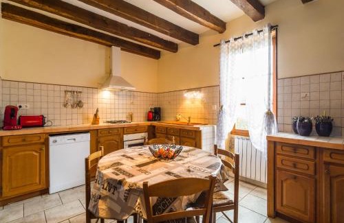 Blanquefort-sur-Briolance Maison | Blanquefort Hill Retreat