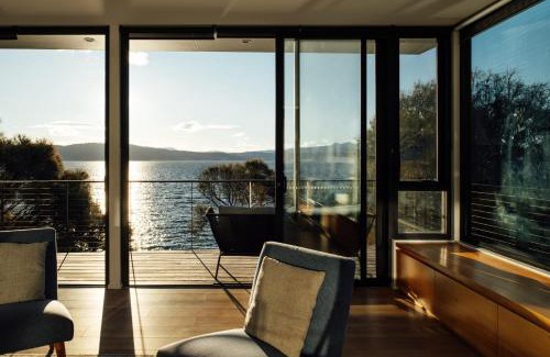 South Arm Maison | Blessington Beachside Retreat -38km to CBD