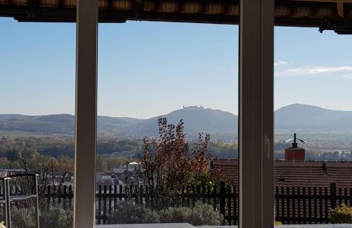 Krems an der Donau Appartement | Blick über Krems mit Terrasse