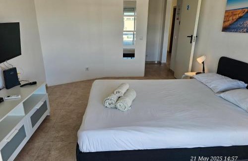 Praia de Faro Maison | Blife Ceriya private rooms at Faro beach