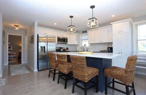 Sandwich Maison | Bliss By the Beach - Contemporary Beach House