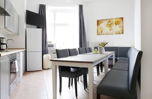 Wilmersdorf Appartement | BLISSE West Berlin typiquement - Grand Apt 5 chambres + 3 salle de bain + 3 balcon