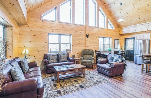 Eagle Bay Maison | Blissful Bear on South Shore Road