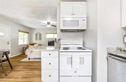 Sharon Heights Maison | Blissful Bungalow