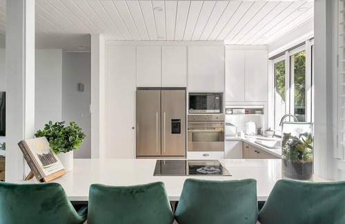Beacon Hill Maison | Blissful Bushland Spa Retreat