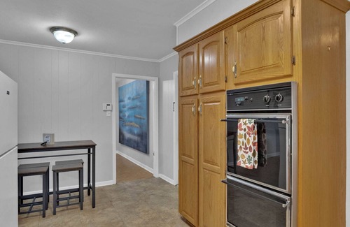 Shreveport Maison | Blissful, Cozy, Cute, 3-Bedroom Spacious House, Sleeps 8