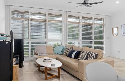 Blue Bay Appartement | Blissful Direct Beach Access Pet-Friendly