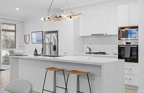 Blue Bay Appartement | Blissful Direct Beach Access Pet-Friendly