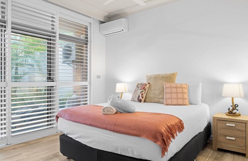 Blue Bay Appartement | Blissful Direct Beach Access Pet-Friendly