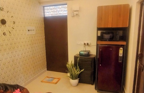 Noida Appartement | Blissful Haven - 1BHK Retreat with Bean Bag