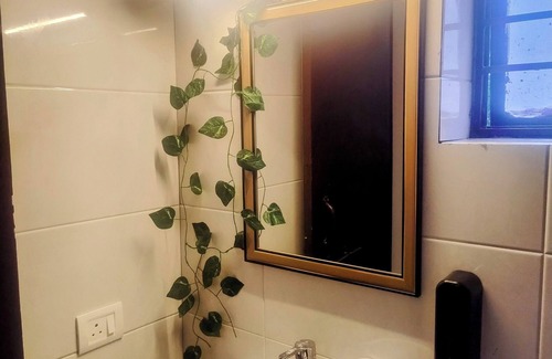 Noida Appartement | Blissful Haven - 1BHK Retreat with Bean Bag