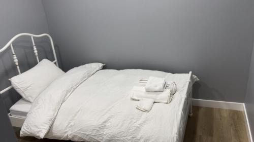 Southwest Edmonton Appartement | Blissful Nest - Cozy, Classy 2 Bedroom Private Suite Netflix, free Parking, 20 minutes to West Edmonton Mall and Airport