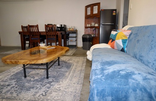 Morayfield Maison | BLK Stays Guest House Deluxe Unit One Side