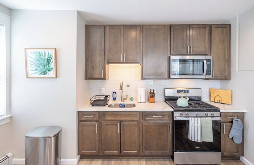 Ampere Appartement | Bloomfield 2BR, Pets OK, Park2Cars, Laundry, Fios, Safe, Quiet, Convenient