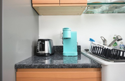 Bloomfield Appartement | ♥Bloomfield Oasis ~ 5★Loc ♥West Penn H~ ♛~Parking~Elevator~WiFi~Parking