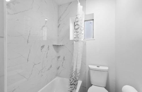 Bloomfield Maison | Bloomfield, Shadyside !D Spacious and Unique Bright Private Bedroom with Shared Bathroom