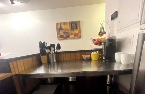 Bloomfield Appartement | Bloomfield~ West Penn~ Elevator~Parking~King Bed