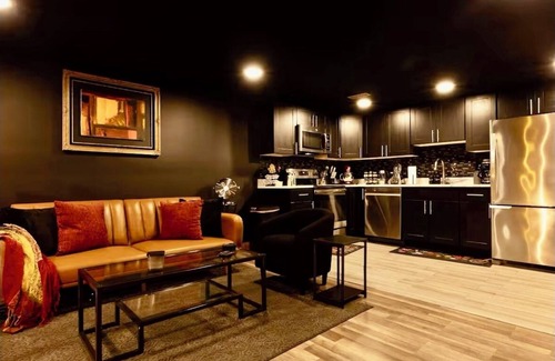Bloomingdale Appartement | Bloomingdale Blues Speakeasy w Free Parking! in Northwest DC