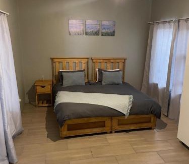 Port Elizabeth Appartement | Blossom on 13