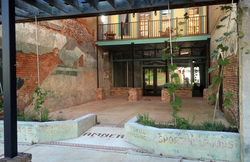 Water Valley Appartement | Blu-Buck Mercantile Hôtel Courtyard Chambre