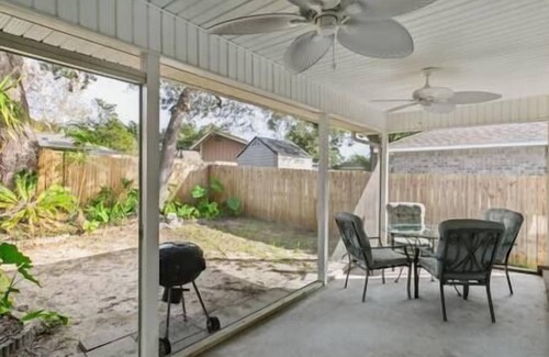 West Pensacola Maison | Blue Angel Bungalow II