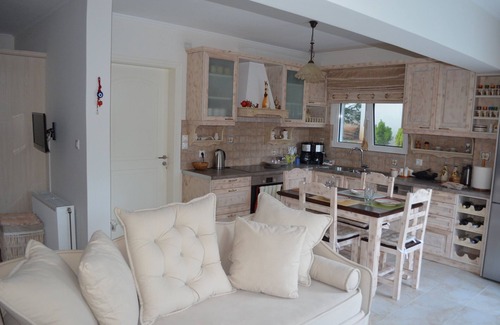 Egira Appartement | Blue Ark Aigeira Flat & Studio