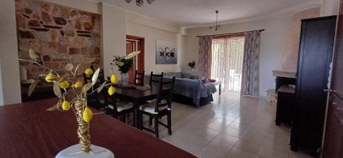 Egira Appartement | Blue Ark Aigeira Flat & Studio