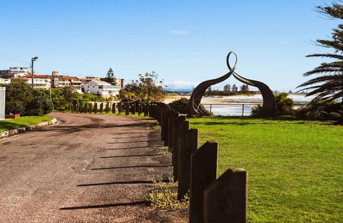 Blue Bay Maison | BLUE BAY COTTAGE - FAMILY FRIENDLY, WALK TO BEACH