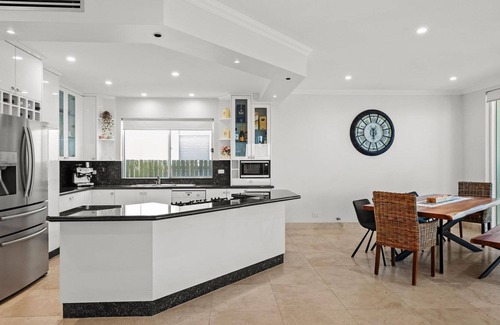 Blue Bay Maison | Blue Bay On The Beach - Luxury Beachfront Home with direct beach access