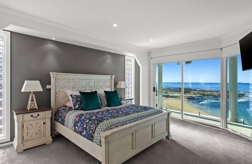 Blue Bay Maison | Blue Bay On The Beach - Luxury Beachfront Home with direct beach access
