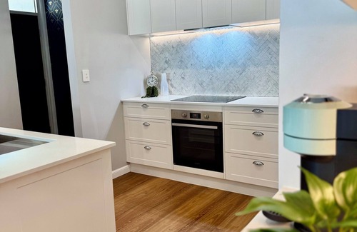 Brisbane Waterfront Maison | Blue Bee Cottage - beautiful brand new home!