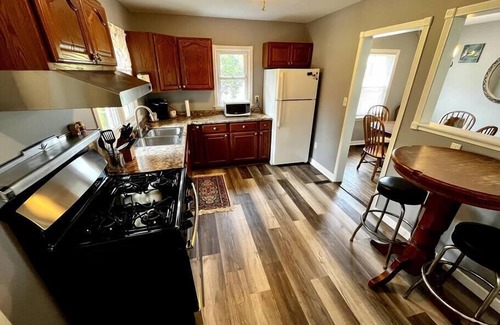 Wheeler Maison | Blue Birdhouse - No Cleaning Fee - Pet Friendly - Dunes National Park