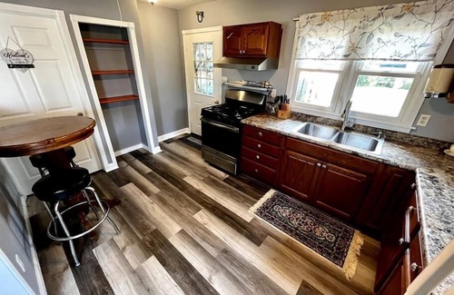 Wheeler Maison | Blue Birdhouse - No Cleaning Fee - Pet Friendly - Dunes National Park