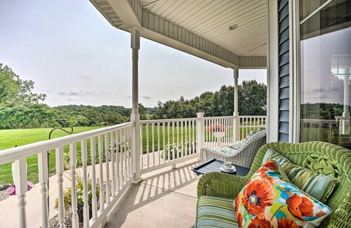 Shipshewana Maison | Blue Birds Perch Stunning Home on Private Hilltop
