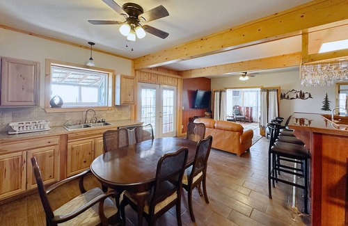 Edgemont Cabine | Blue Clouds RV & Cabins Resort