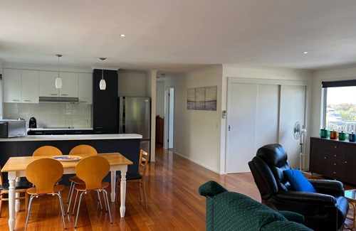Inverloch Maison | Blue Fin Inverloch - Linen and Pet Friendly
