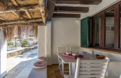Cala San Vicente Maison | Blue fisherman house 2 By homevillas360