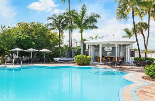 New Town Maison | Blue Flamingo Resort Key West | 2 Relaxing Ocean View Rooms for Your Stay