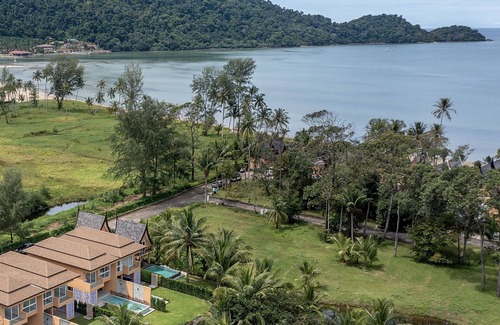 Klong Son Villa | Blue Haven Bay Luxury 4-B Pool Villa Near Beach, Koh Chang