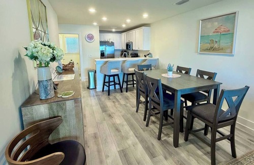 Innerarity Townhomes Maison | Blue Heron: Kayaks, Bay Views & more!