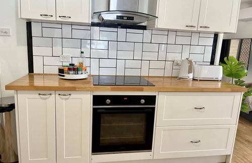 Nowra Maison | Blue Horizon House with Private Pool. Pet Friendly
